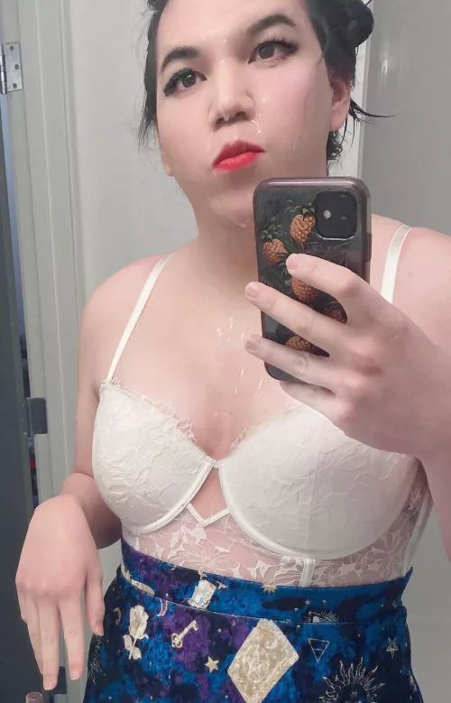 I always seem to end up with cum on my face 😜