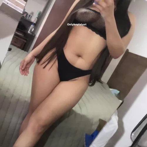 I bet you’d love a latina [domme] like me laughing at your useless clit!