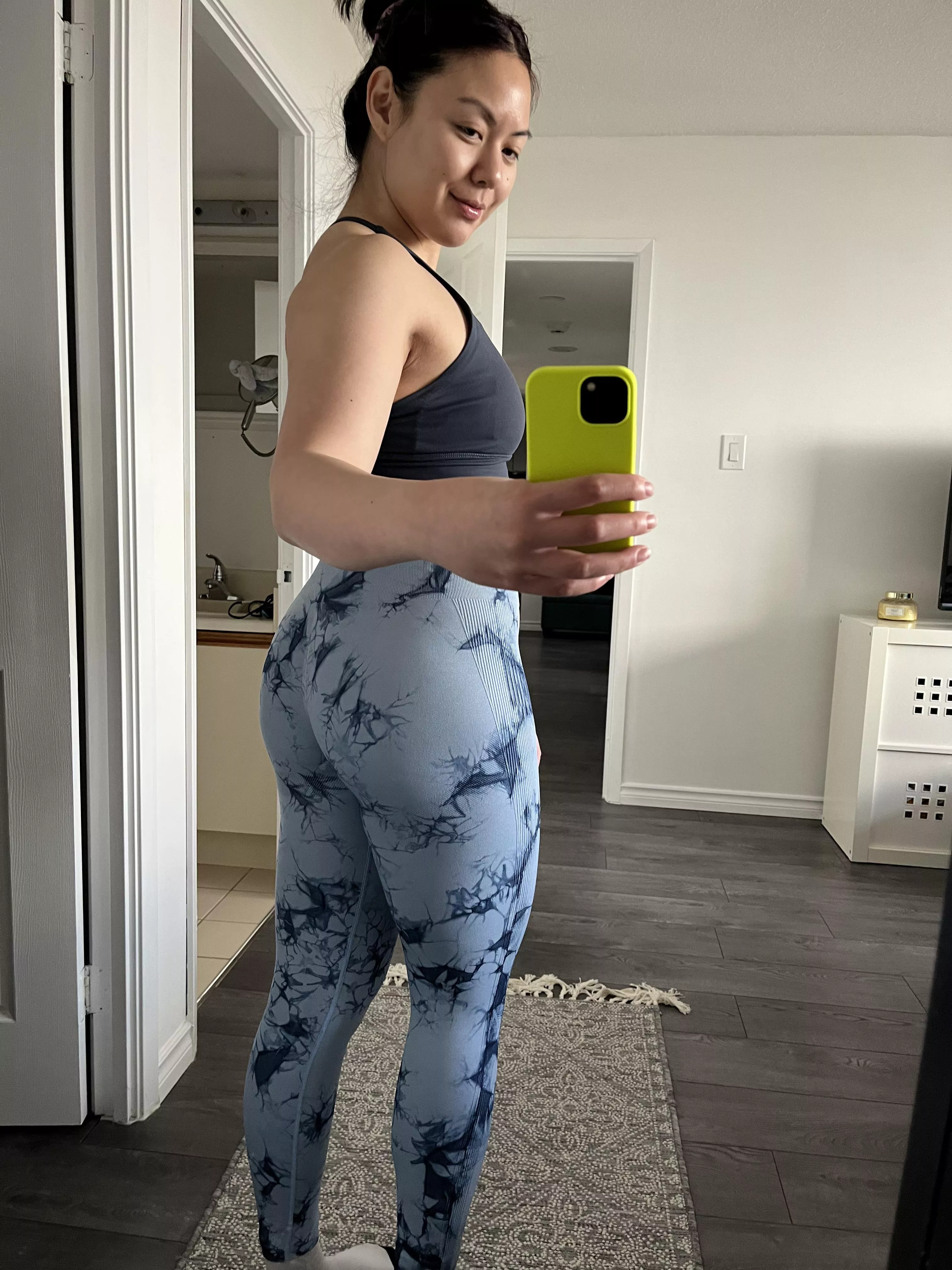 I can’t pick a favourite pair of yoga pants. I should try them all on and let you choose 😌