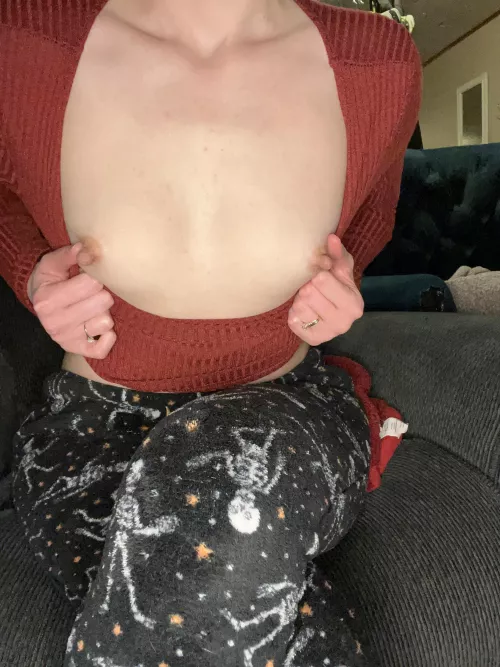 Love having so many people to appreciate my small titties 🥰