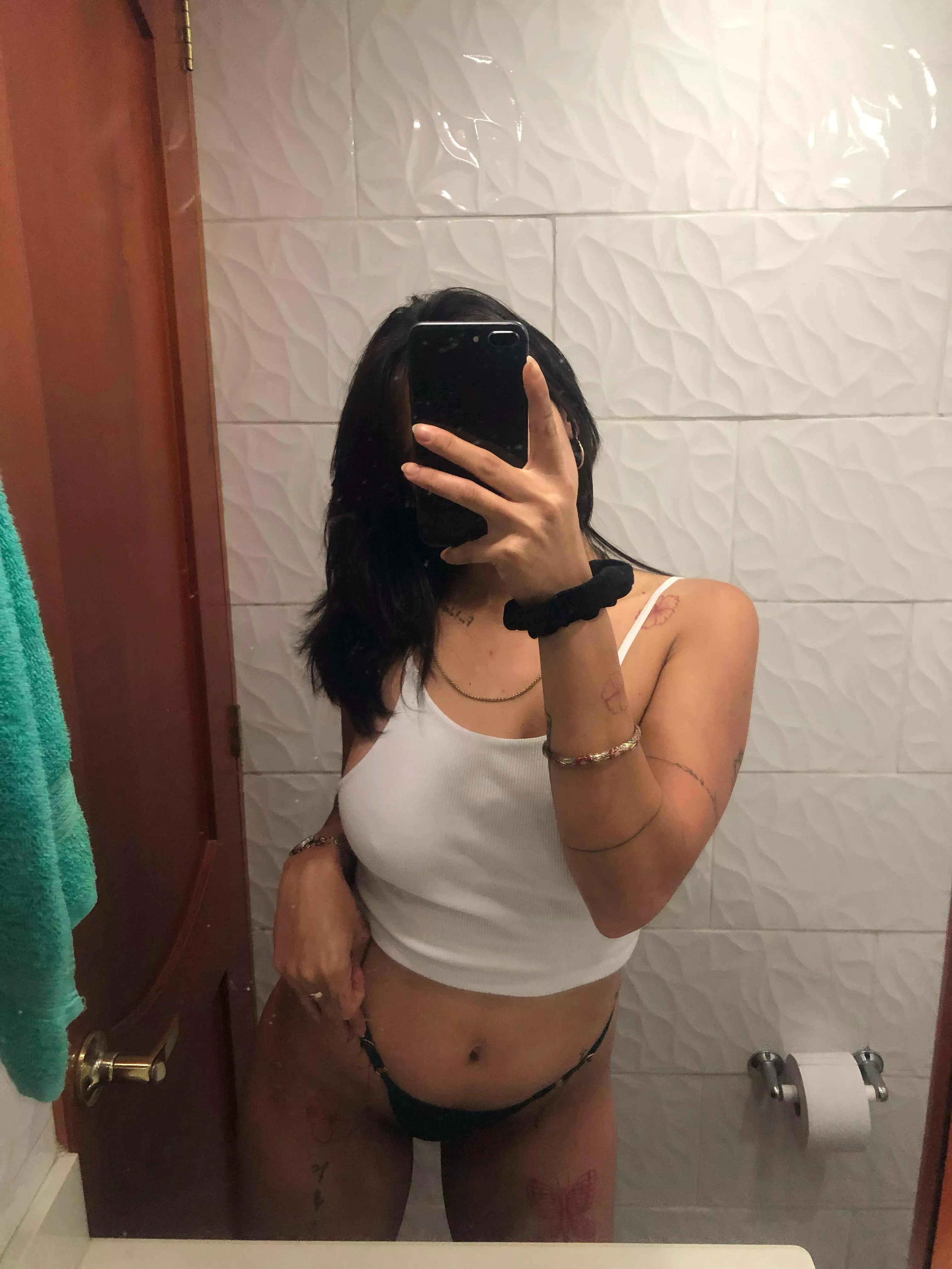 My mirror is as dirty as I am 😏