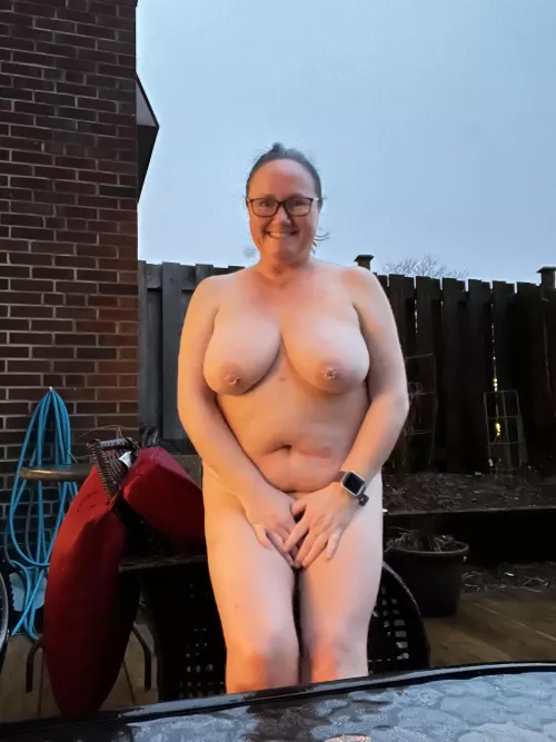 My nude body loves the outdoors!