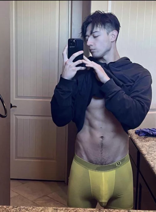 My wife wouldn’t like you seeing my bulge ;)