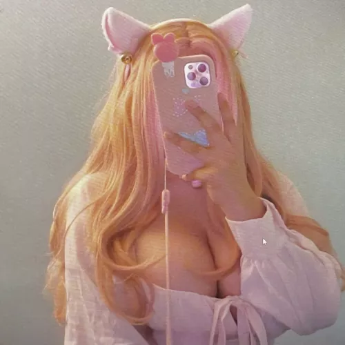 The sweet chunky girl who will play video games with you