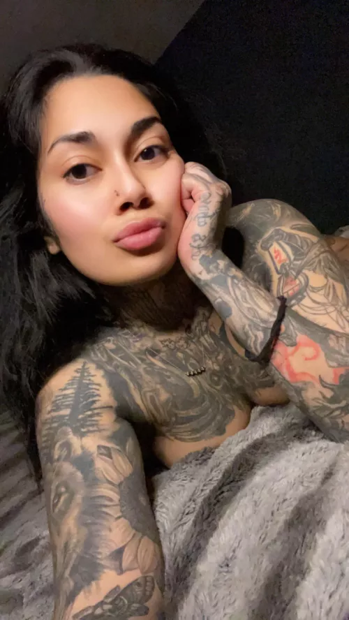 Wanna dom a tatted brown girl?