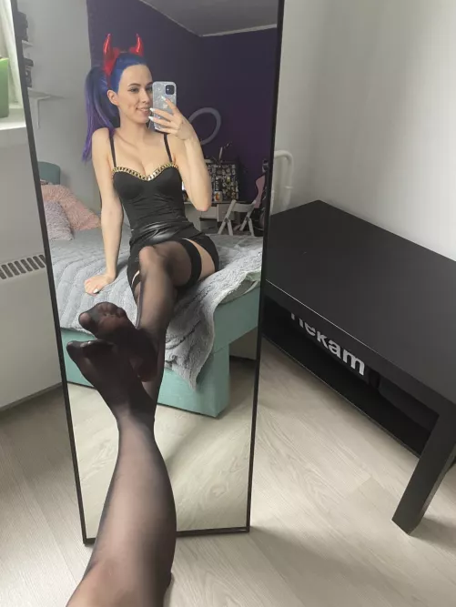 You will worship to my feet. It's fact [domme]