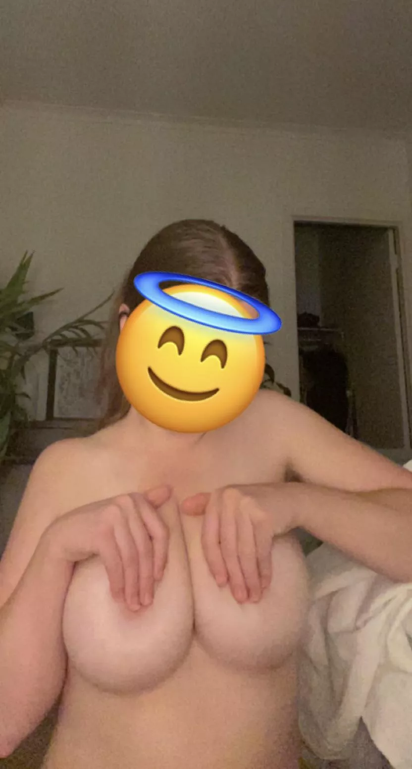 20 y/o virgin just want someone to play with me