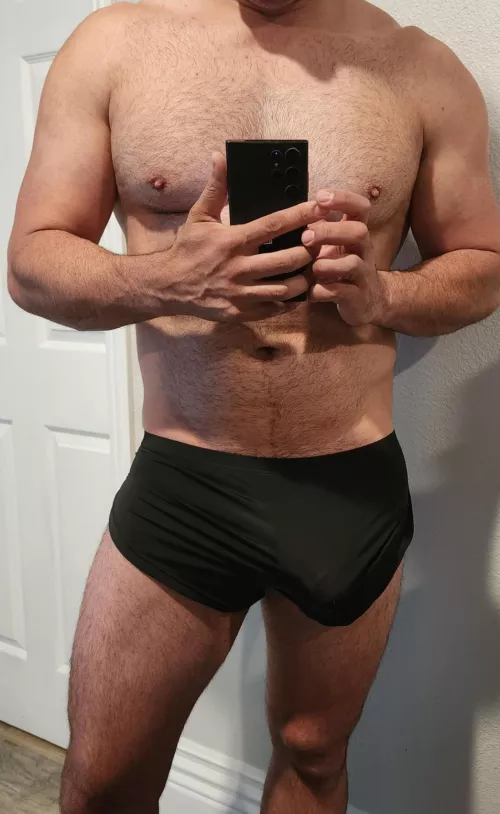 [41] Swollen and new boxers.