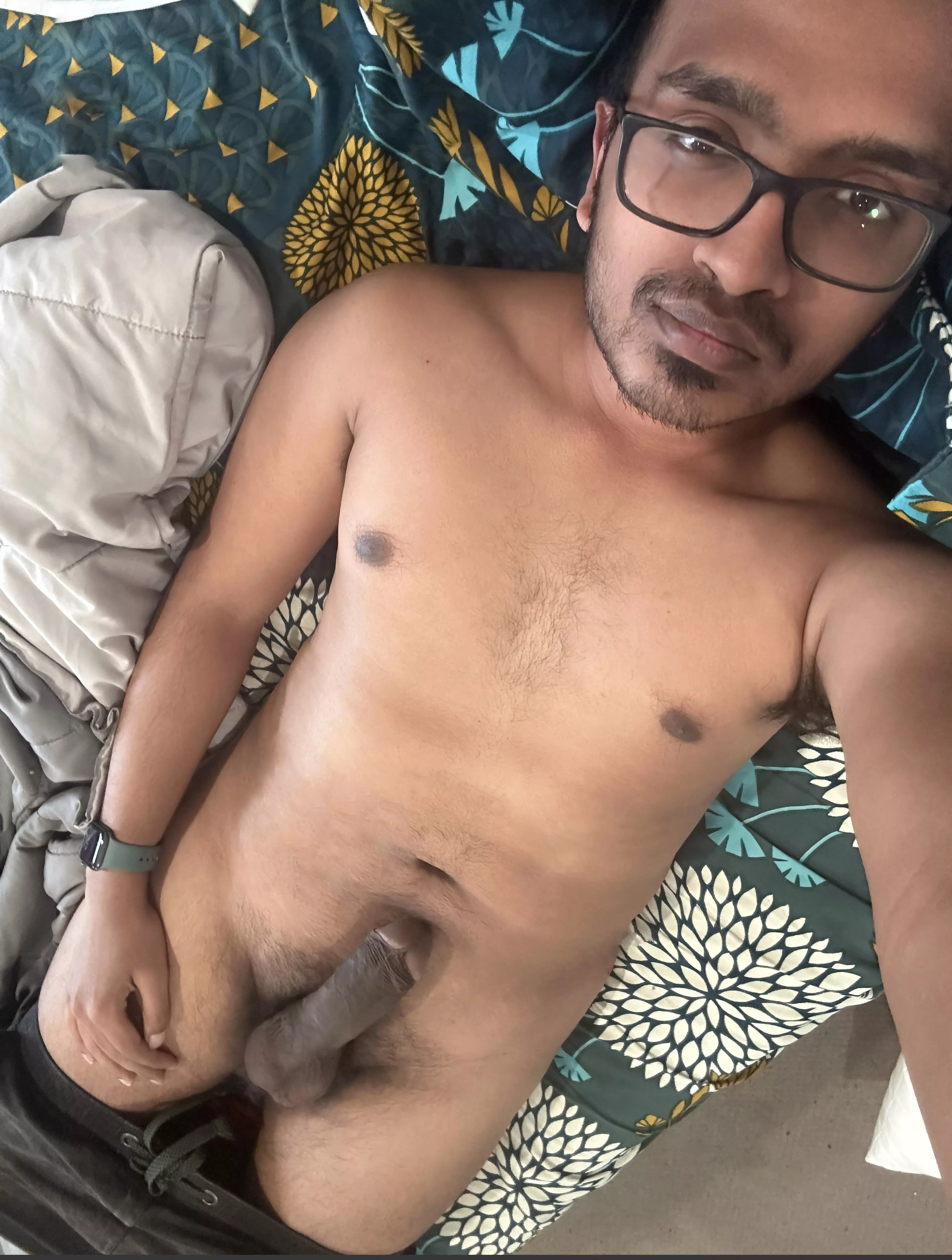 Been edging all day. Home all alone, horny af. DMs open.