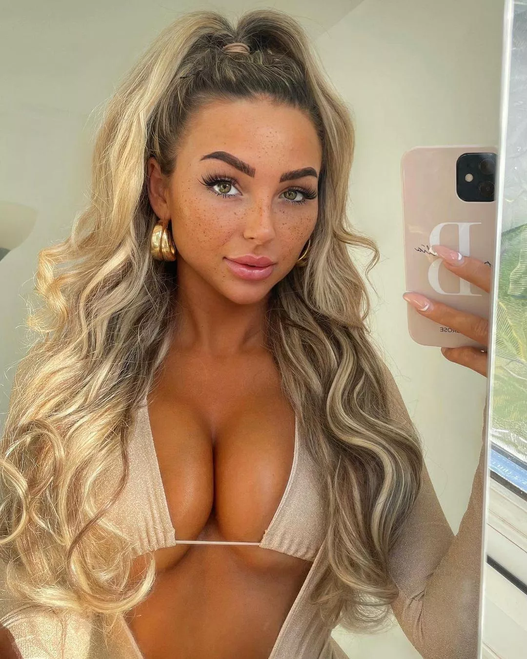 Big Fake Tan Enhancements