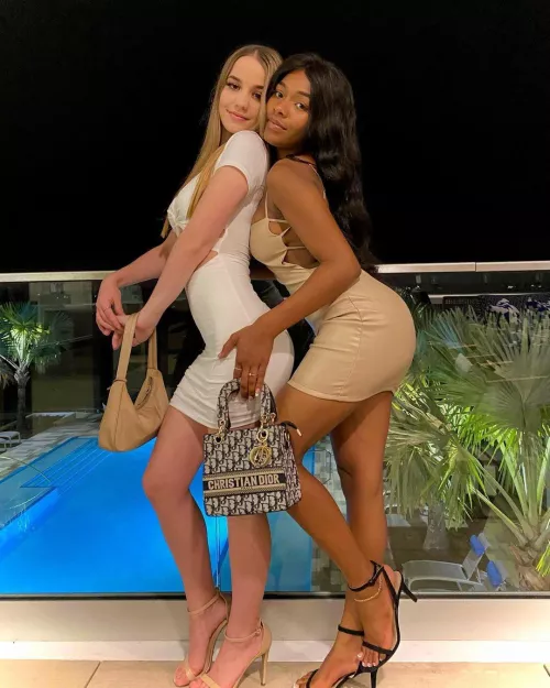 Black or white? 😌