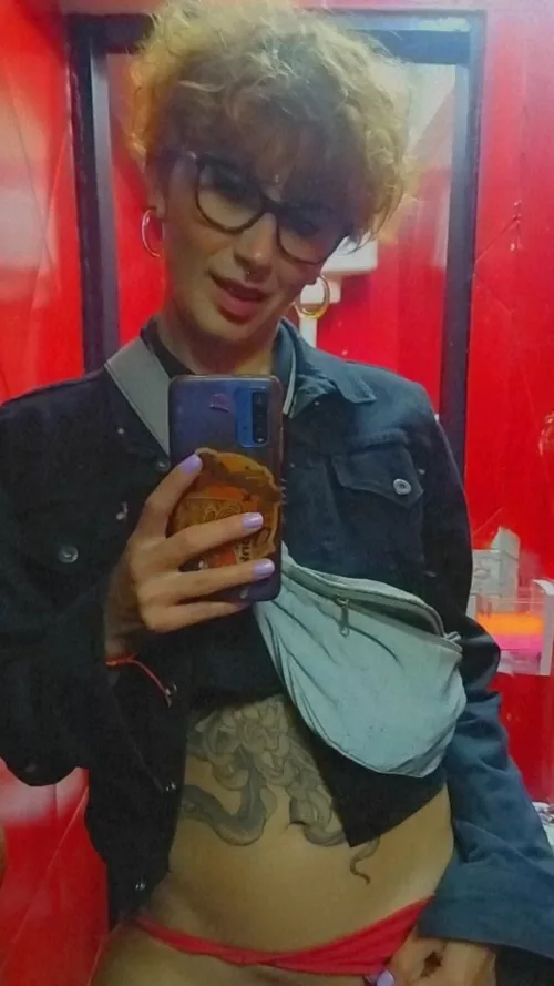 Dm me if you wanna see the rest of this pic