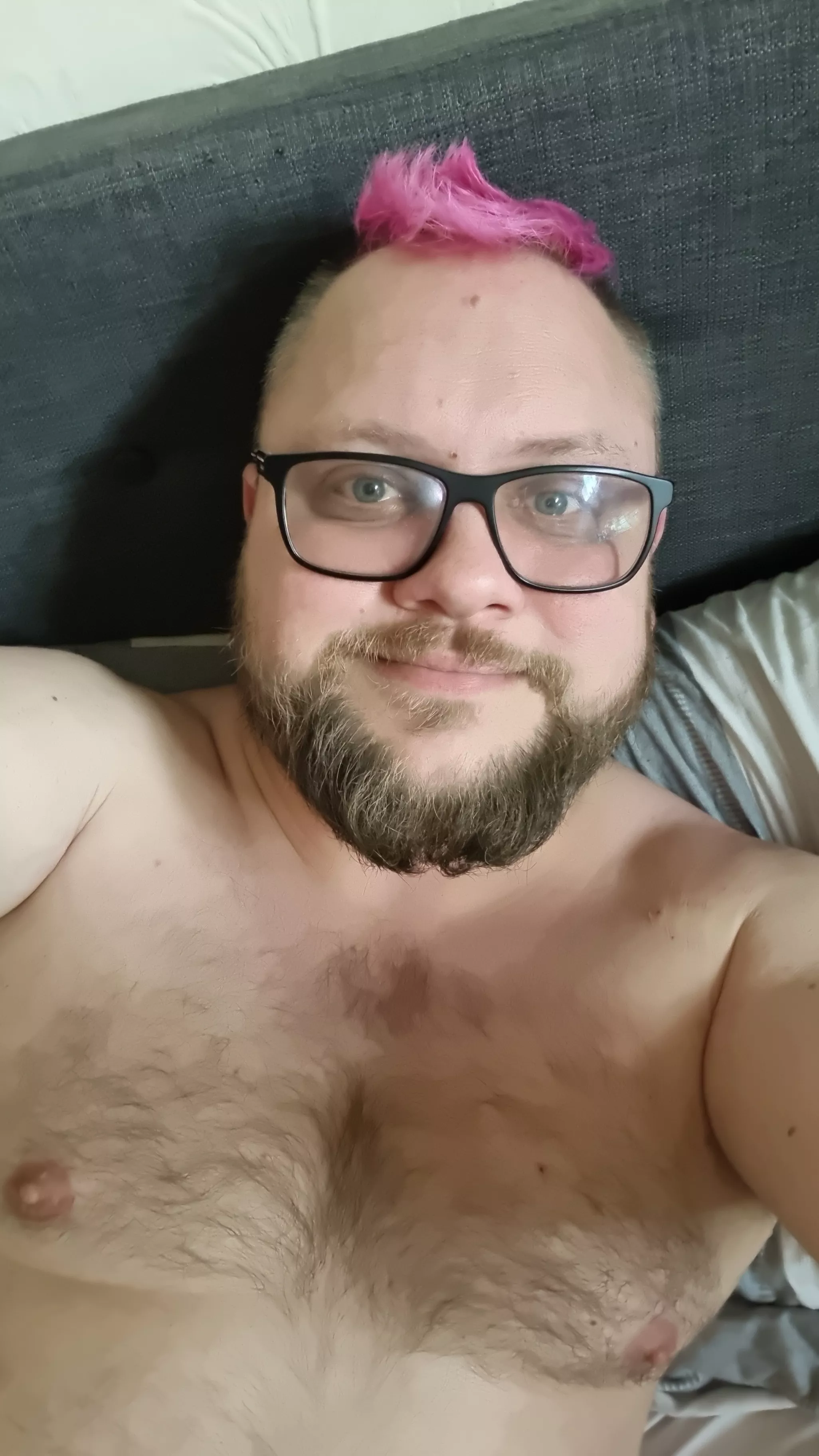 H9me after a stressful shift, what game should I play/stream