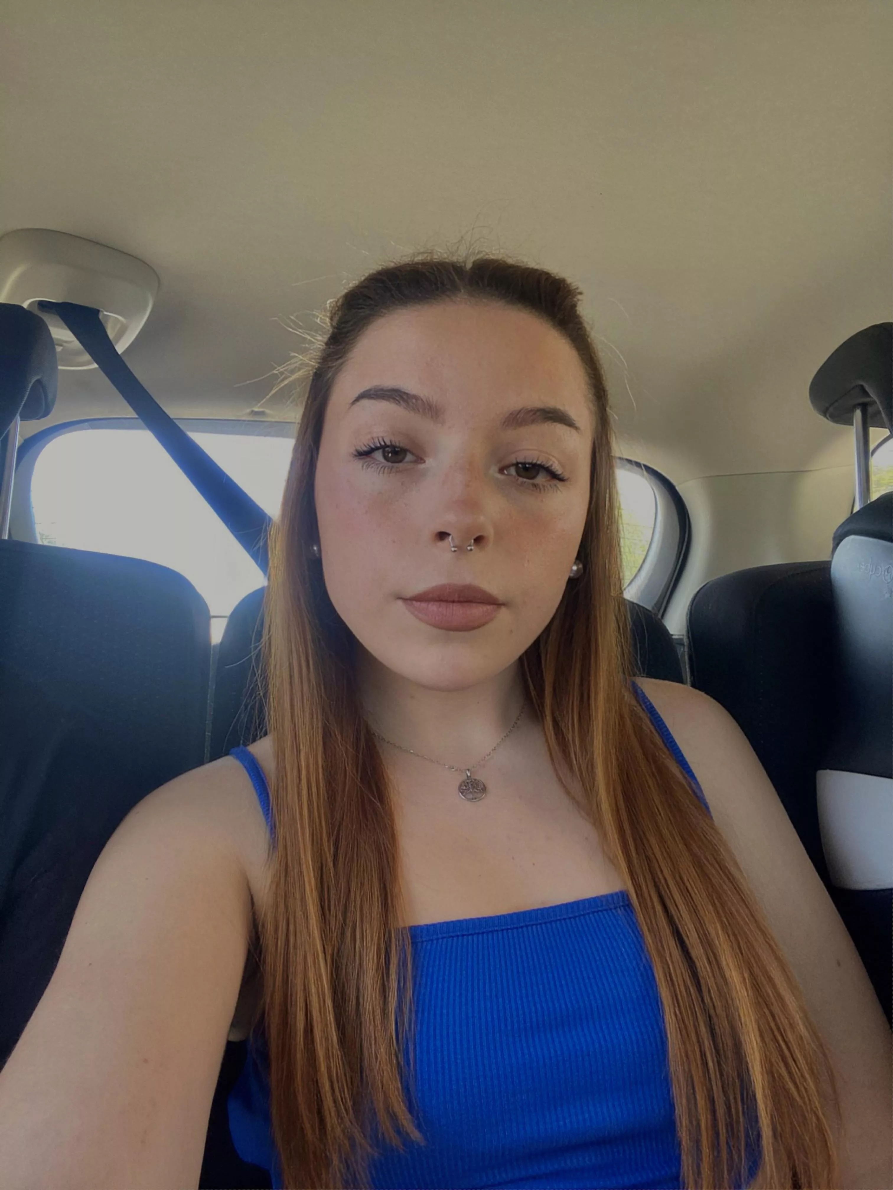 hello sissys😋😋 dm me for humiliating 💋