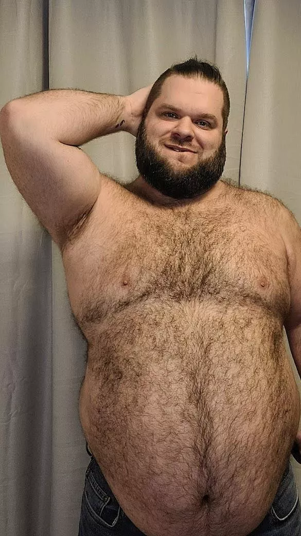I love being such a thick, hairy bear!!