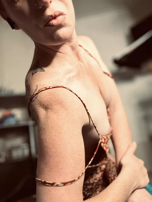 ~ Kiss me softly on my neck ~