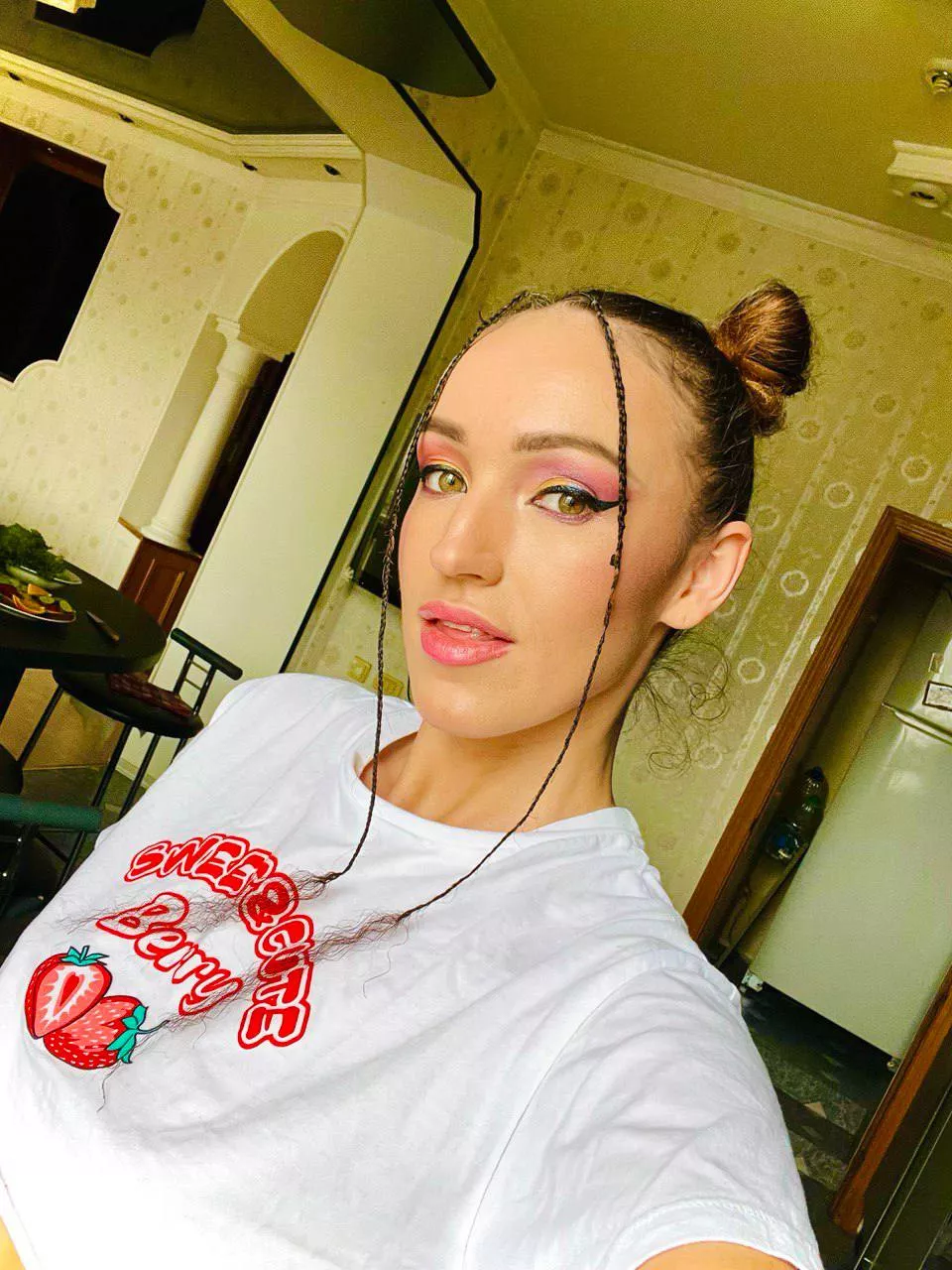 😍 Let's make every moment count – and create a love story that's full of passion and romance!