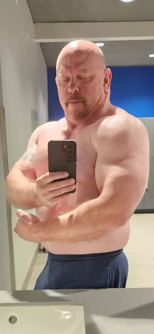 (M) Chest shoulders and tri's