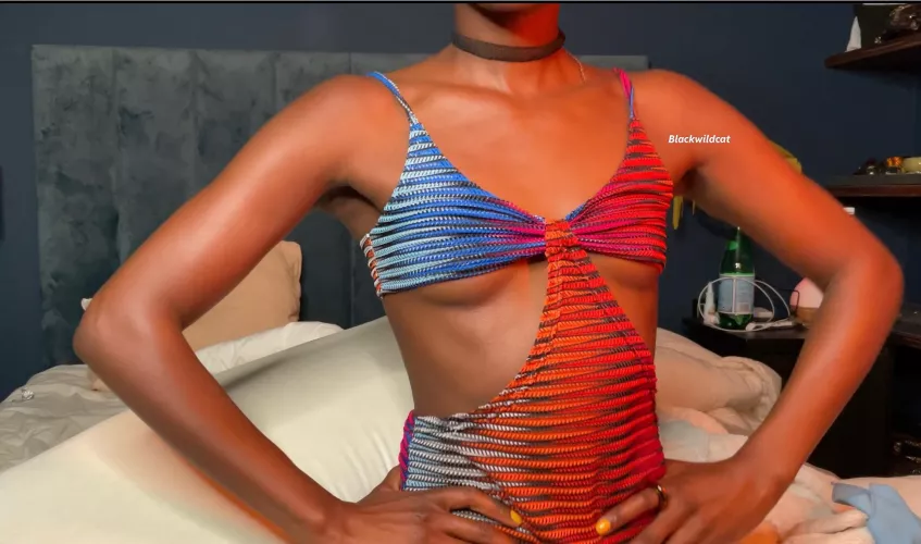 So flatt with the smallest underboob view…