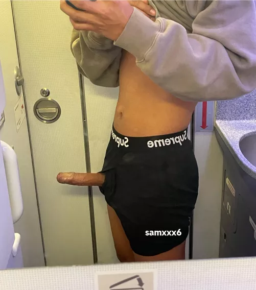 the flight attendant open the door right after this 😭