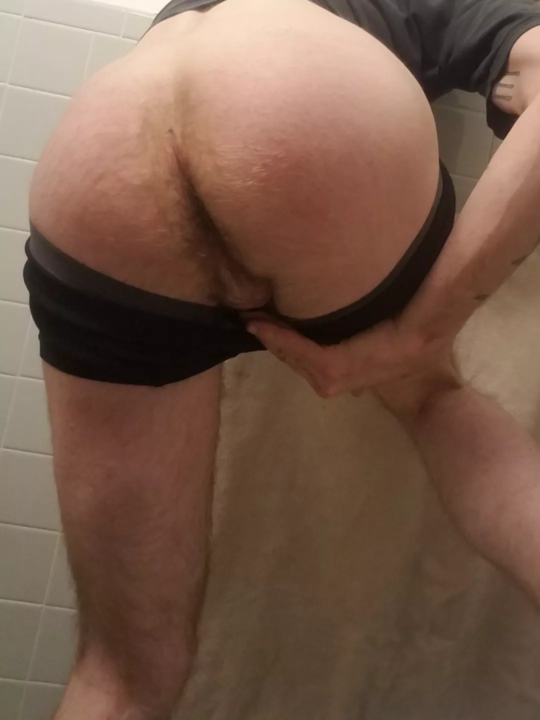 This butt could use some attention