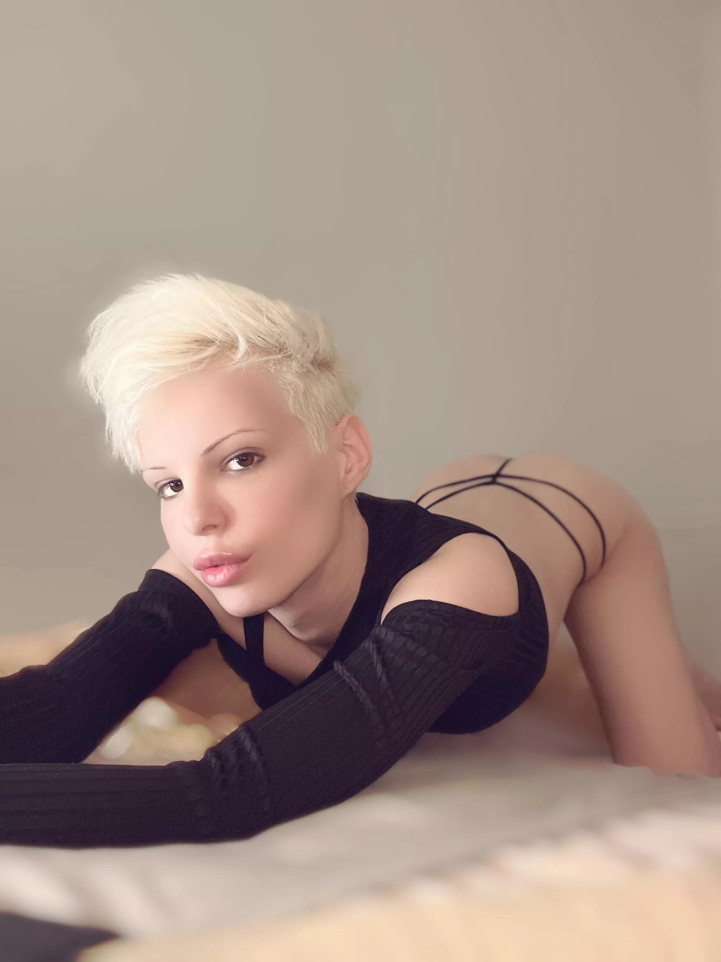 Undress me with your mouth 💋