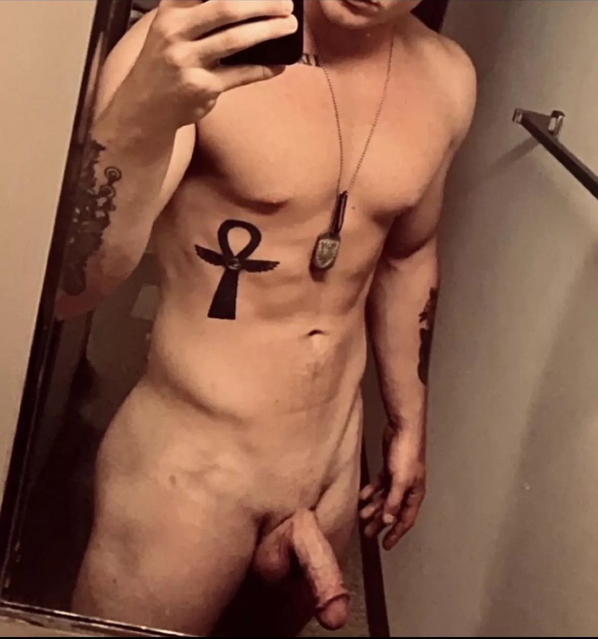 27M experienced bull .. can my girlfriend and I borrow your hotwife?