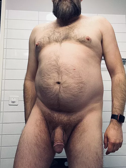 [47] Rub daddies belly
