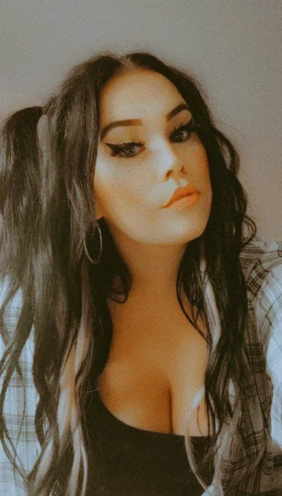 Any girls want to talk?