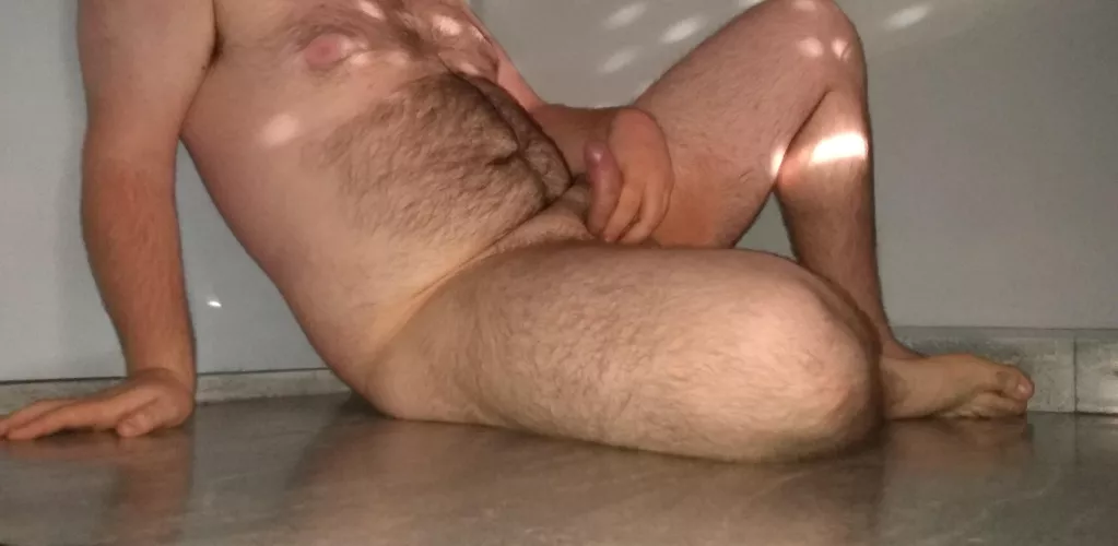 any olde guys who want a 22 y/o chubby