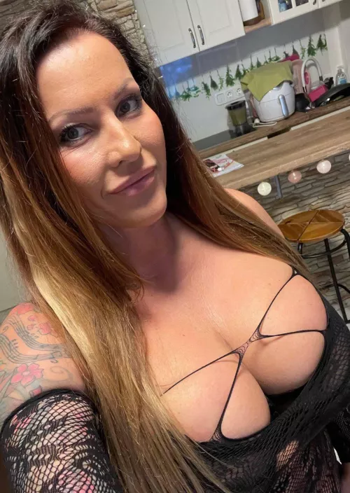 Anyone knows who’s this?