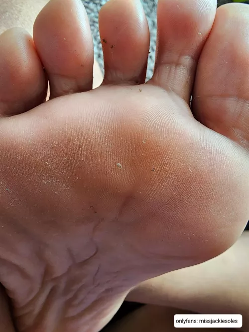 Get closer to smell 😏🧀👣