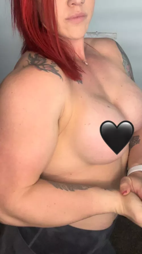 Hey babe. Got that bicep flex.