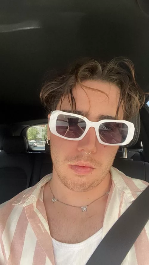 heyy im quite bored hmu to chat π«Άπ»