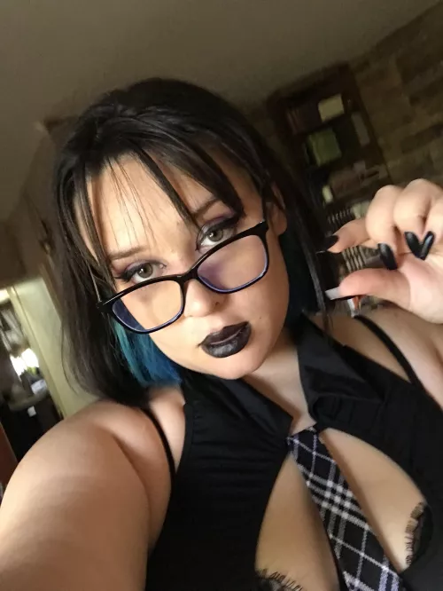 How can you even call yourself a man with a small peepee like that? Just dont tell me its hard too