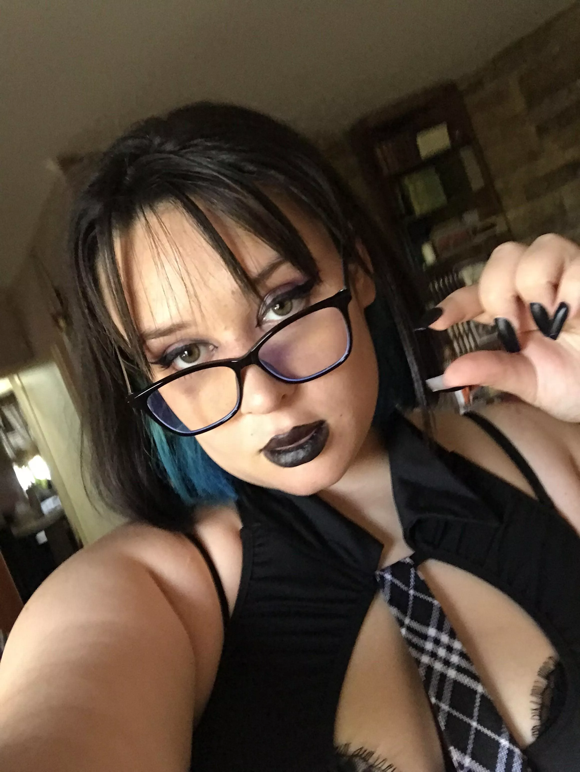 How can you even call yourself a man with a small peepee like that? Just dont tell me its hard too