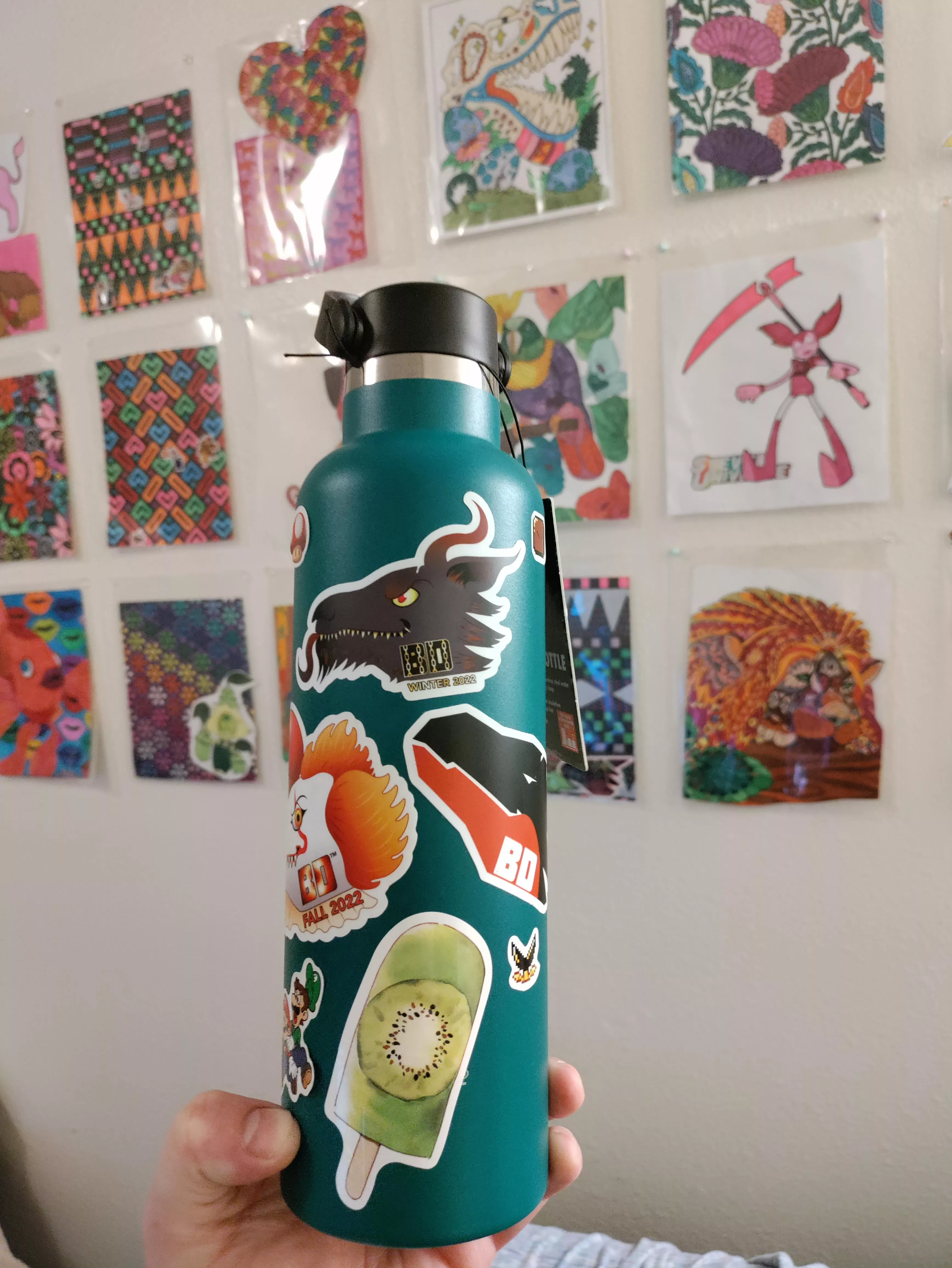 I decided to decorate my new water bottle I have seen a couple people posting theirs also ☺️