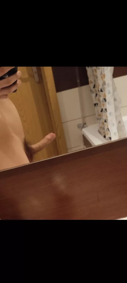 I want someone to show ass while im jerking on snap: eloelonapoleon