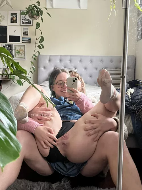 I want someone to show off my tight little asshole at all times