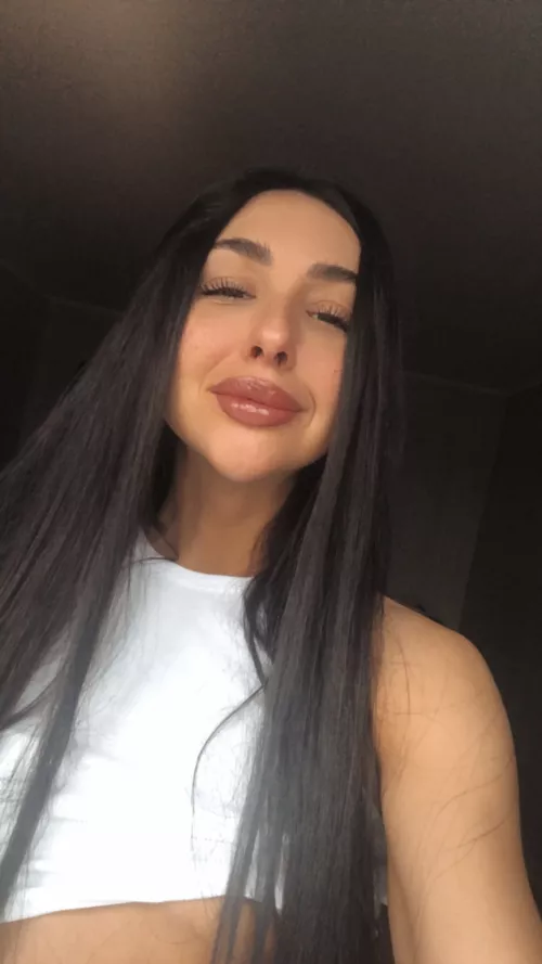 I want you to kiss my lips