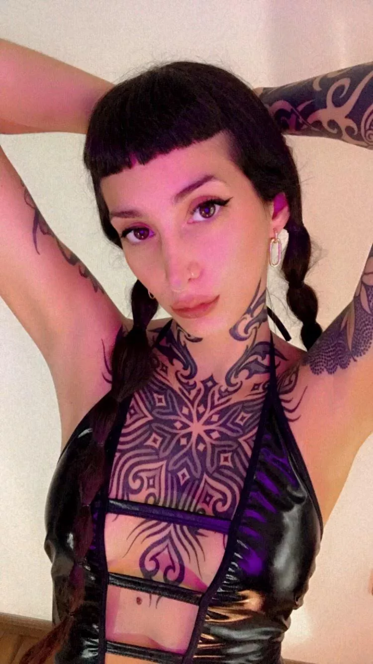 I'm going to tattoo my armpits, what do you think?