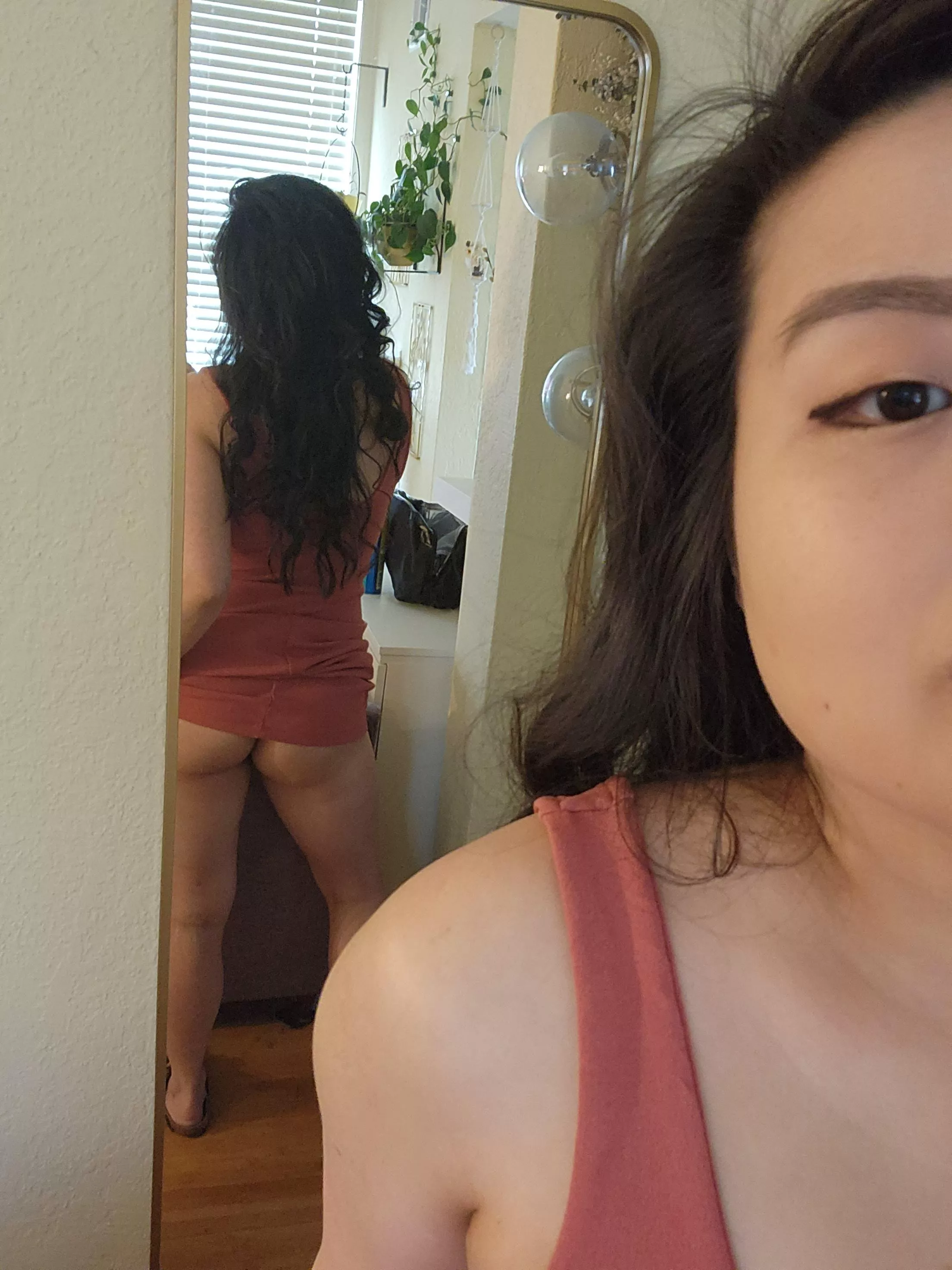 I'm tiny 😌 date night and not wearing panties so my boyfriend can finger me in the car 😈