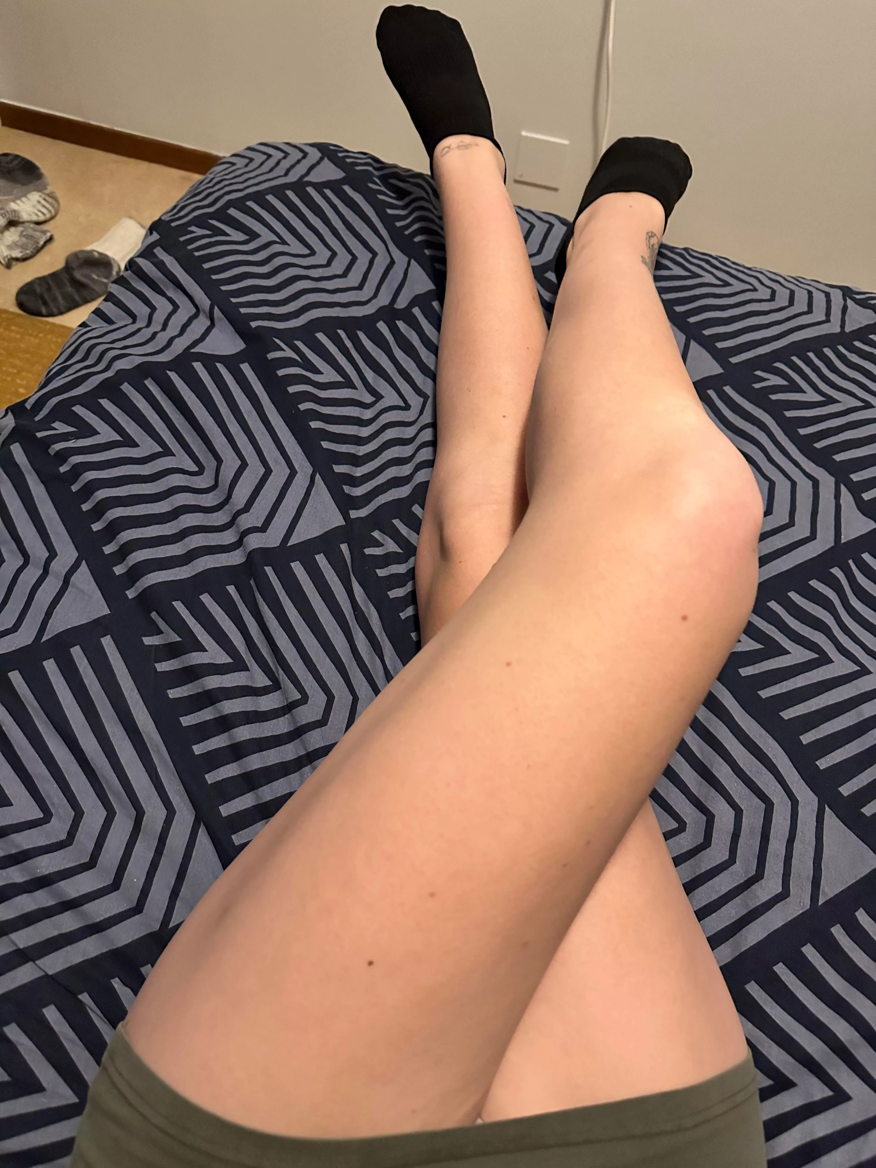 Legs Pose In Green Skirt Cold Today