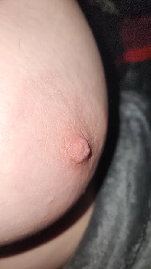 Loving the attention and waiting for some pics to make them harder 👅