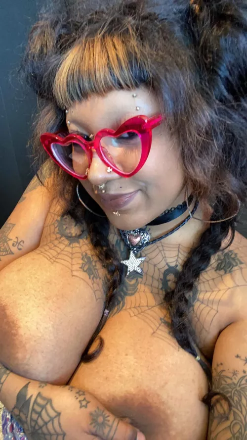 public bathrooms are for titty pics