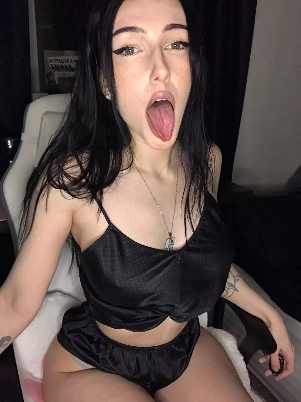 there must be something tasty on my tongue