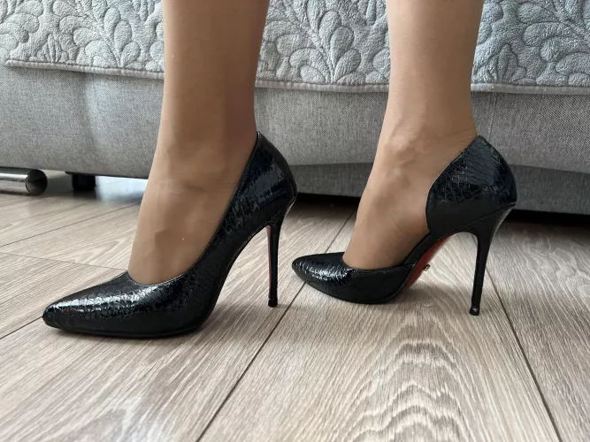 These heels look gorgeous on my feet