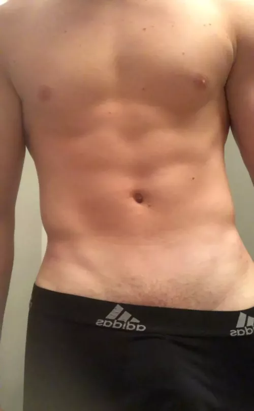 18m dm and ⬆️ if u want my teen cock
