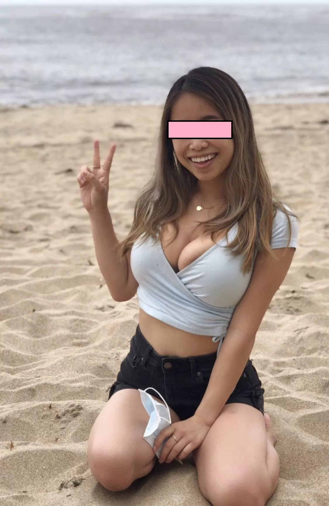 24F | GoneMild looking for a confidence boost. A friend once drunkenly told me he used to jack off to this picture from my IG. 😅