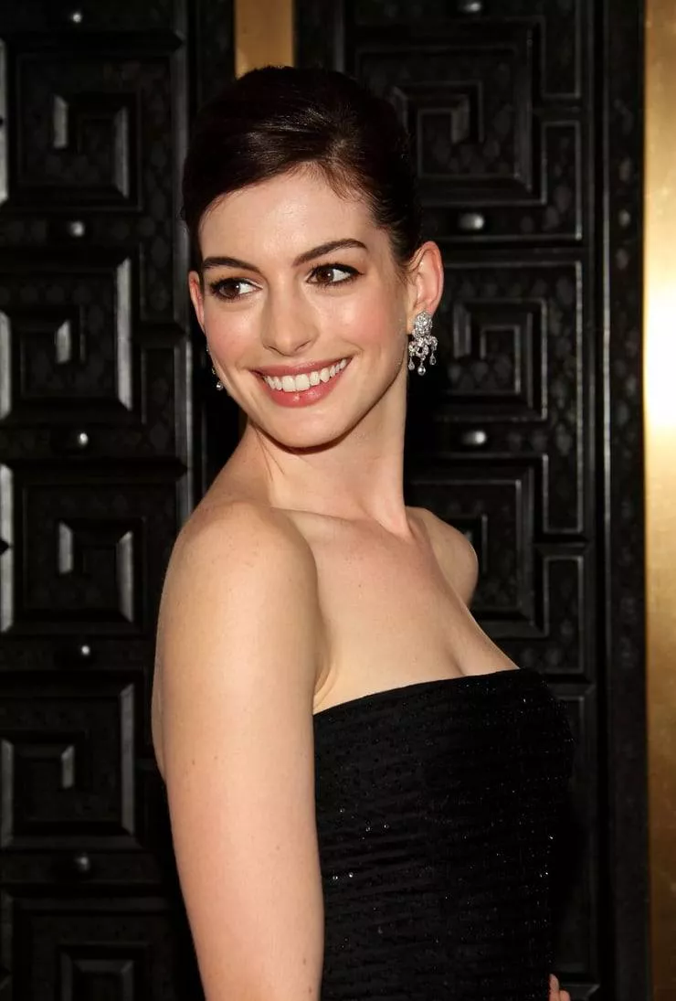 Anne Hathaway